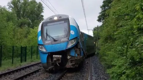 Conditions météorologiques extrêmes : un train déraille près de...