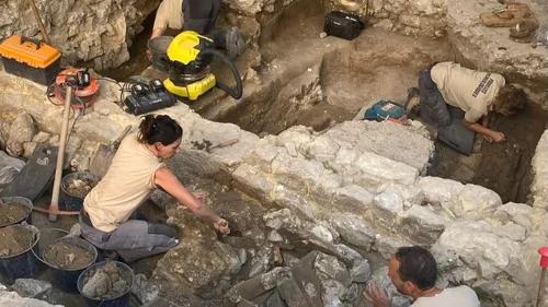 Vence : des fouilles archéologiquesont mis à jour un baptistère...