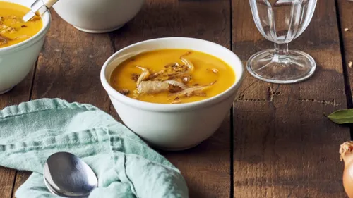 Soupe de potiron, pommes de terre et curry
