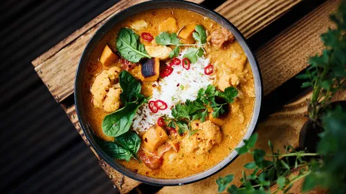 Curry d'agneau aux légumes et lait de coco