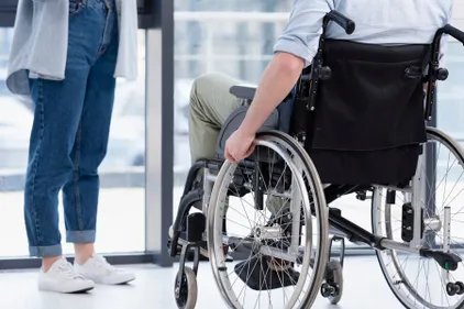 Les frais des fauteuils roulants seront couverts en totalité avant...