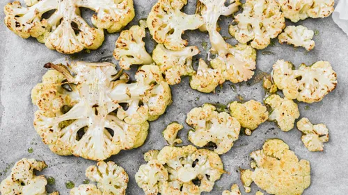 Chou fleur rôti au four à l'huile d'olive