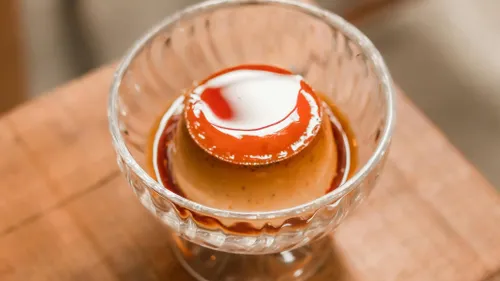 Flan au caramel parfumé à l'orange