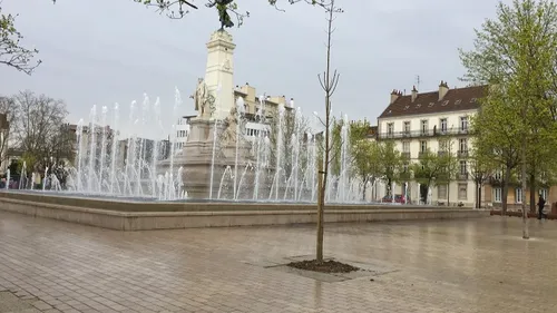 Dijon : les armées mobilisées pour le relais de la flamme olympique