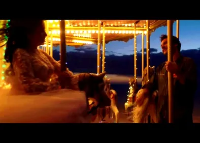 Amir et Indila chantent ensemble sur « Carrousel »