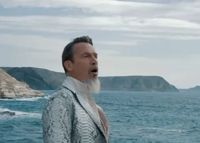 Florent Pagny célèbre le présent dans son nouveau clip