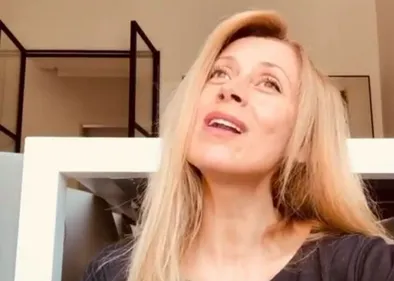 Lara Fabian chante en hommage à Maurane