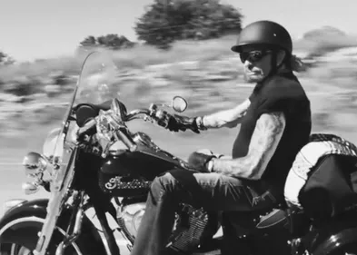 Regardez le clip de « J'en parlerai au diable » de Johnny Hallyday