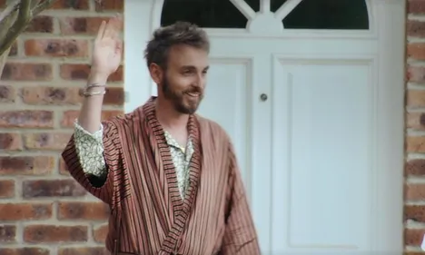 Pour son clip, Christophe Willem dans la peau de ... Jim Carrey ?