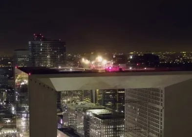 Indochine sur le toit de la Défense pour leur nouveau clip