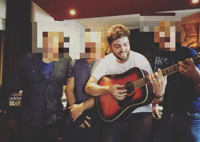 Avec quel célèbre trio Tibz est-il retourné en studio ? 