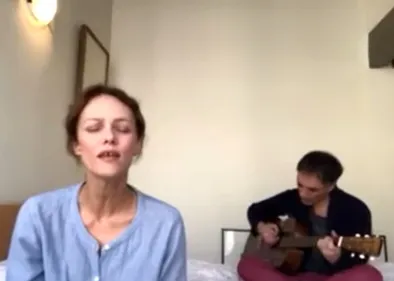 Vanessa Paradis envoie sa « Lettre de tendresse »