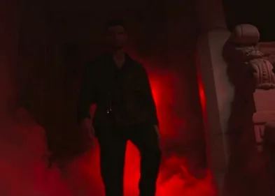 Baptiste Giabiconi chaud comme la braise dans son nouveau clip