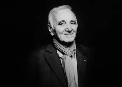 Décès de Charles Aznavour : une pluie d'hommages et des chansons...