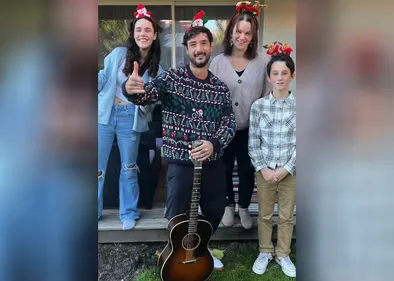 Jérémy Frérot improvise un concert chez une fan