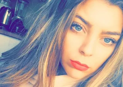 Caroline Costa chante « Maintenant »