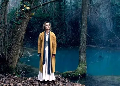 Un clip mélancolique en pleine nature pour « Kiev » de Vanessa Paradis