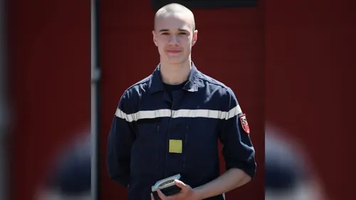 Ballancourt-sur-Essonne remet sa médaille de la ville à un jeune...