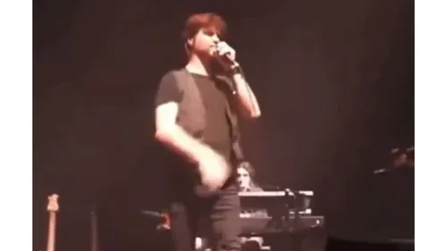 Polémique : sur scène, Bertrand Cantat s'en prend aux journalistes