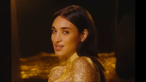 Camélia Jordana sort le titre « Je te suis »