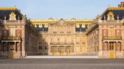 Arnaque aux chaises à Versailles : des amendes à 6 chiffres prononcées