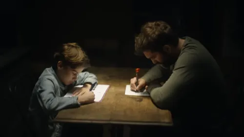 Le clip de « L'école de la vie » dévoilé avec Kendji Girac