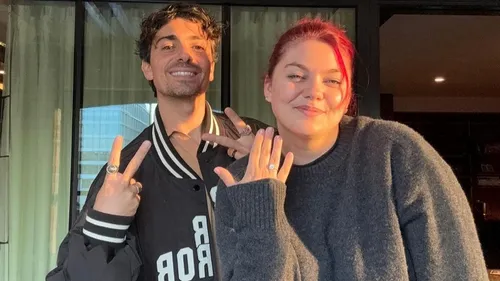 Louane désormais fiancée à son compagnon !