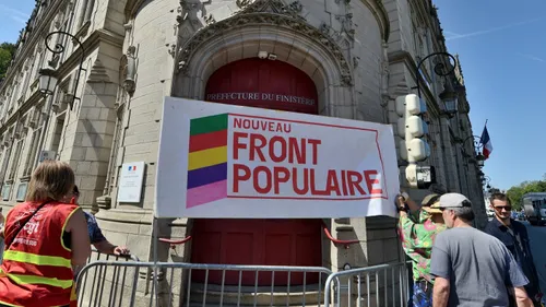 Des manifestations pour un gouvernement issu du Nouveau Front...