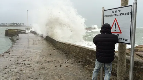 Vents violents : la tempête Ciaran en approche en Bretagne