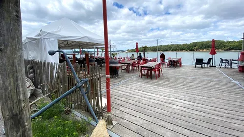 Bretagne. Dégustez des huîtres, les pieds dans l'eau