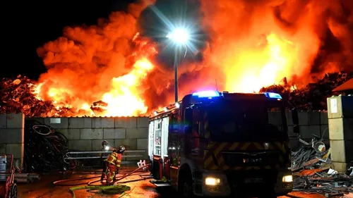 Un violent incendie dans une entreprise d’Oradour-sur-Glane
