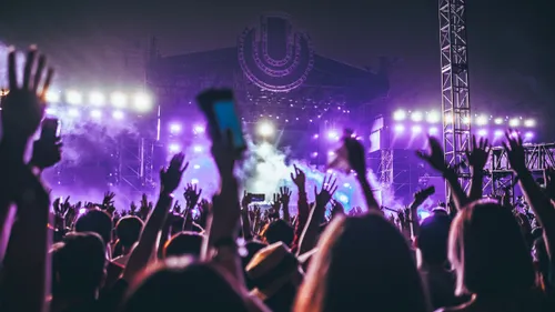 Les festivals de musique auront bien lieu en 2024 mais y’a du...