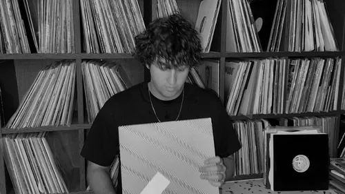 Jamie xx dévoile son deuxième album très attendu : In Waves