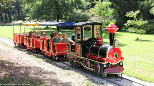 TARBES : Nouveau petit train au Jardin Massey 