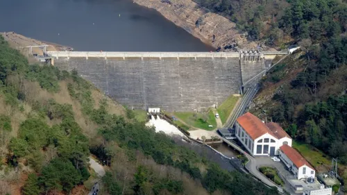 Le barrage EDF de Guerlédan, vu de l'intérieur !