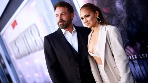 JLo se fait claquer la porte au nez par Ben Affleck, la vidéo...