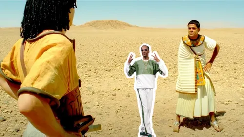 « Ado la B.O. » : Snoop Dogg et Jamel Debbouze, la collab pour “Astérix et Obélix : Mission Cléopâtre”