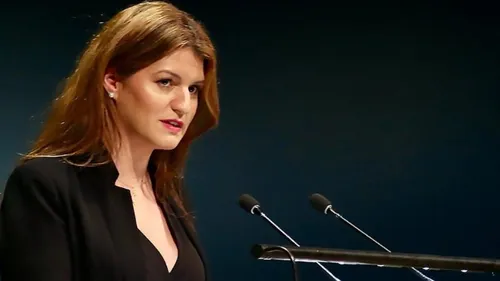 « On ne va pas interdire les plans à trois » : l’annonce de Marlène...