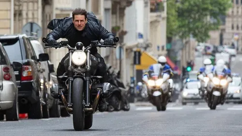 Course poursuite avec Tom Cruise cette nuit dans les rues de Paris