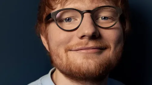 Ed Sheeran s’invite à un mariage pour chanter un titre inédit ! (...