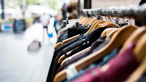 Poitiers : les commerçants bradent leurs stocks jusqu'à demain