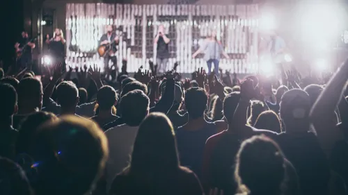 Les festivals de musique modernes : rencontre du son et de la fête