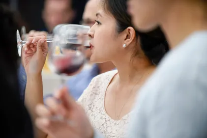 Ateliers initiations à la Cité du Vin : “c’est accessible à tous”