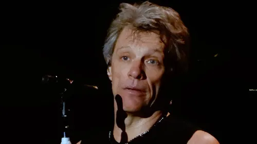 Jon Bon Jovi sauve une femme qui menaçait de sauter d’un pont aux...