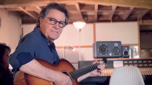 Francis Cabrel de retour dans un duo en espagnol avec Agnès Jaoui