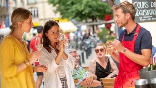 Bordeaux Fête le vin fait une pause en 2026 pour revenir sur les...
