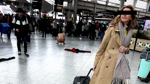 Un homme a-t-il vraiment fait caca, tout nu, en pleine Gare de Lyon ?