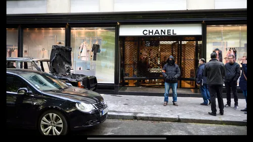 Spectaculaire braquage d’une boutique Chanel à Paris