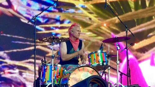 Josh Freese, le nouveau batteur des Foo Fighters rend hommage à...