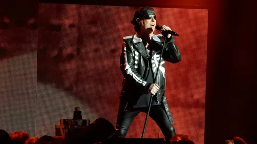 Klaus Meine de Scorpions annule plusieurs concerts